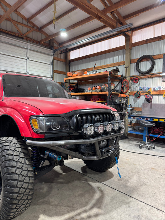 1995–2004 Toyota Tacoma Pro Winch Bumper – 5 Light Mount